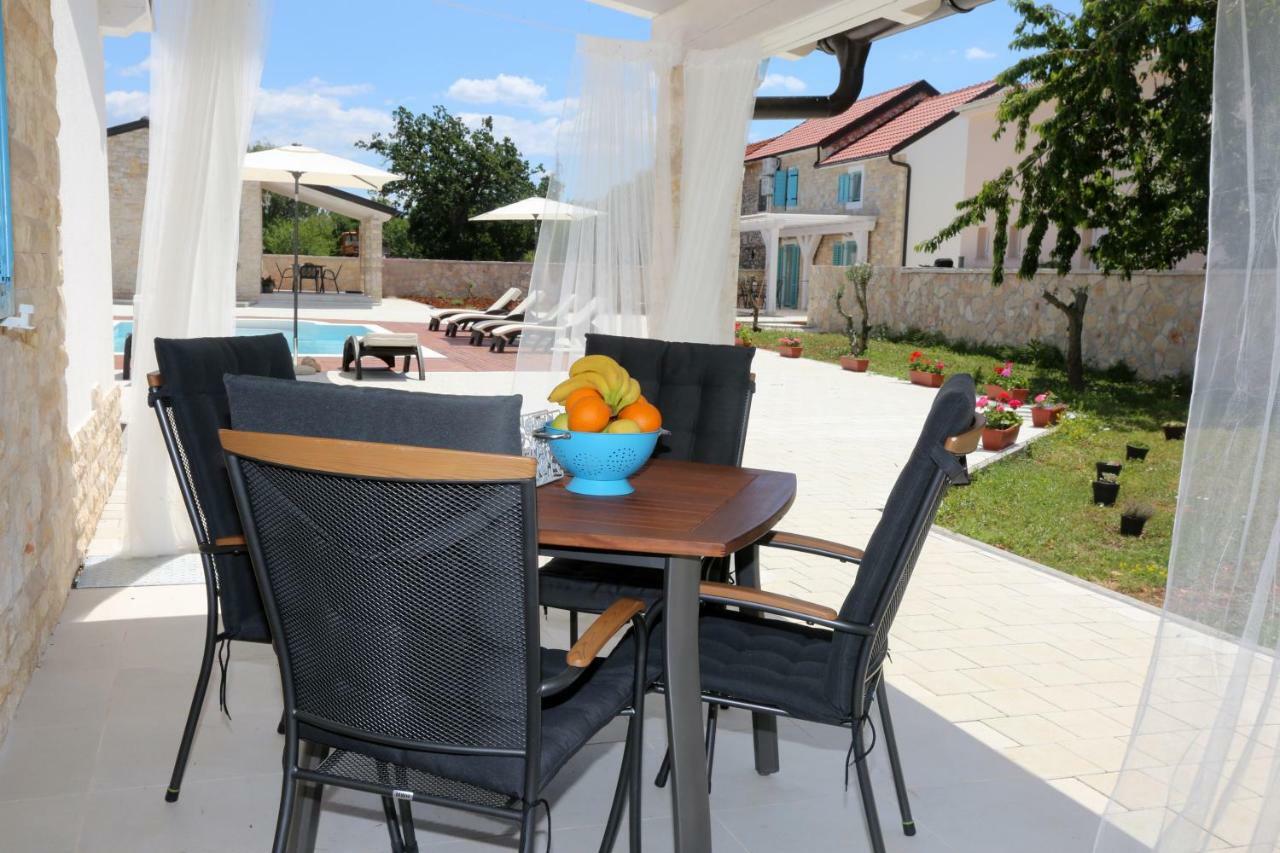 Kuce Za Odmor Brkic Apartment Lozovac Bagian luar foto