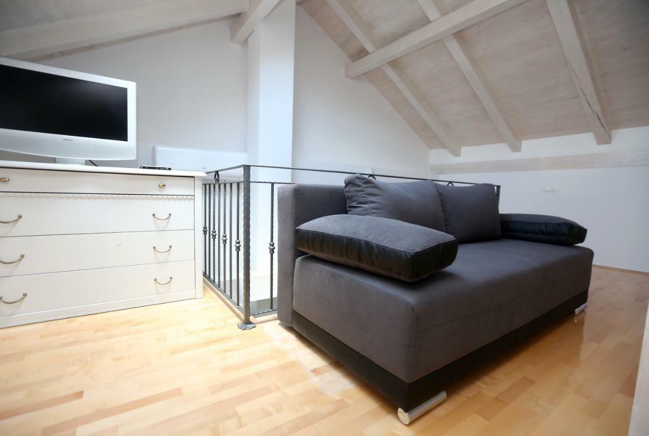 Kuce Za Odmor Brkic Apartment Lozovac Bagian luar foto