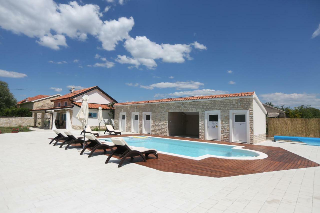 Kuce Za Odmor Brkic Apartment Lozovac Bagian luar foto