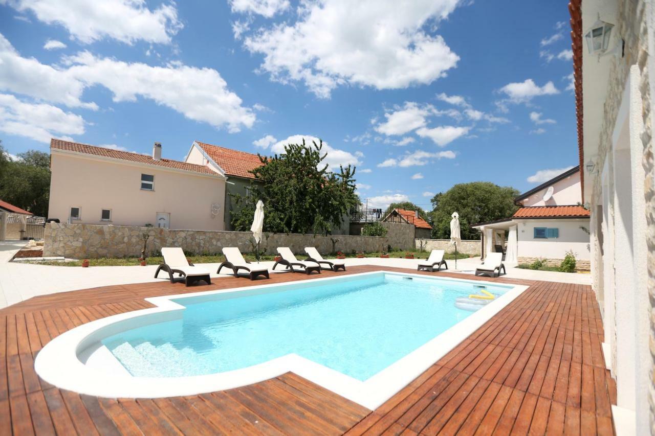 Kuce Za Odmor Brkic Apartment Lozovac Bagian luar foto