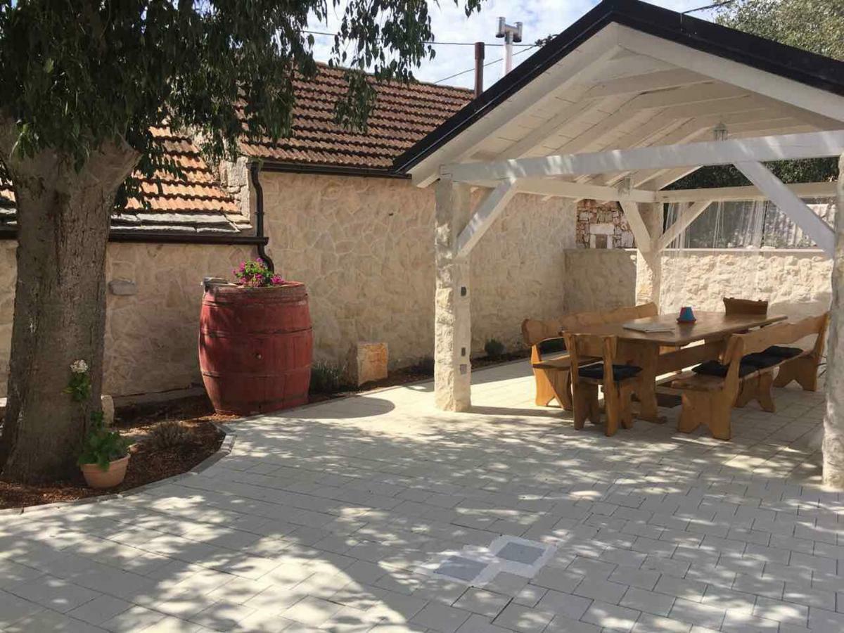 Kuce Za Odmor Brkic Apartment Lozovac Bagian luar foto
