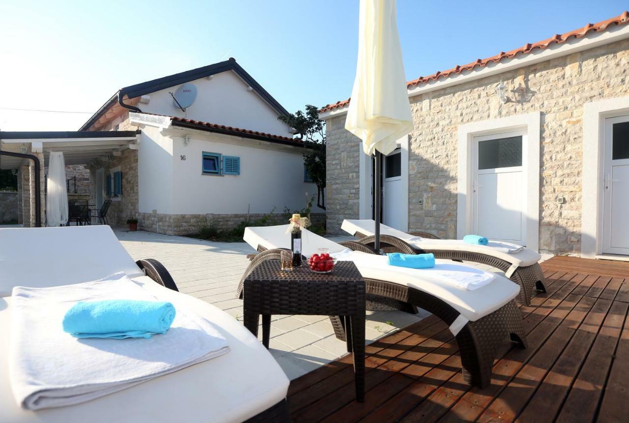 Kuce Za Odmor Brkic Apartment Lozovac Bagian luar foto