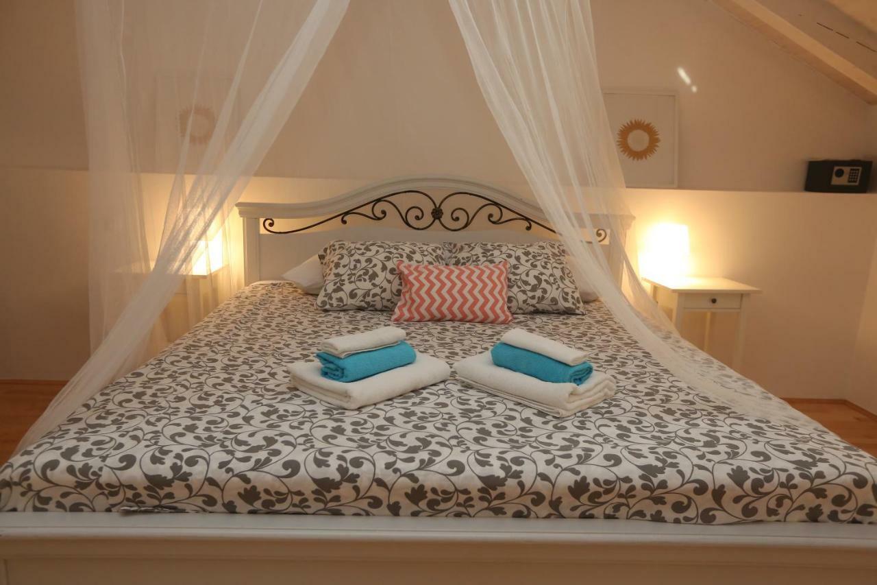 Kuce Za Odmor Brkic Apartment Lozovac Bagian luar foto