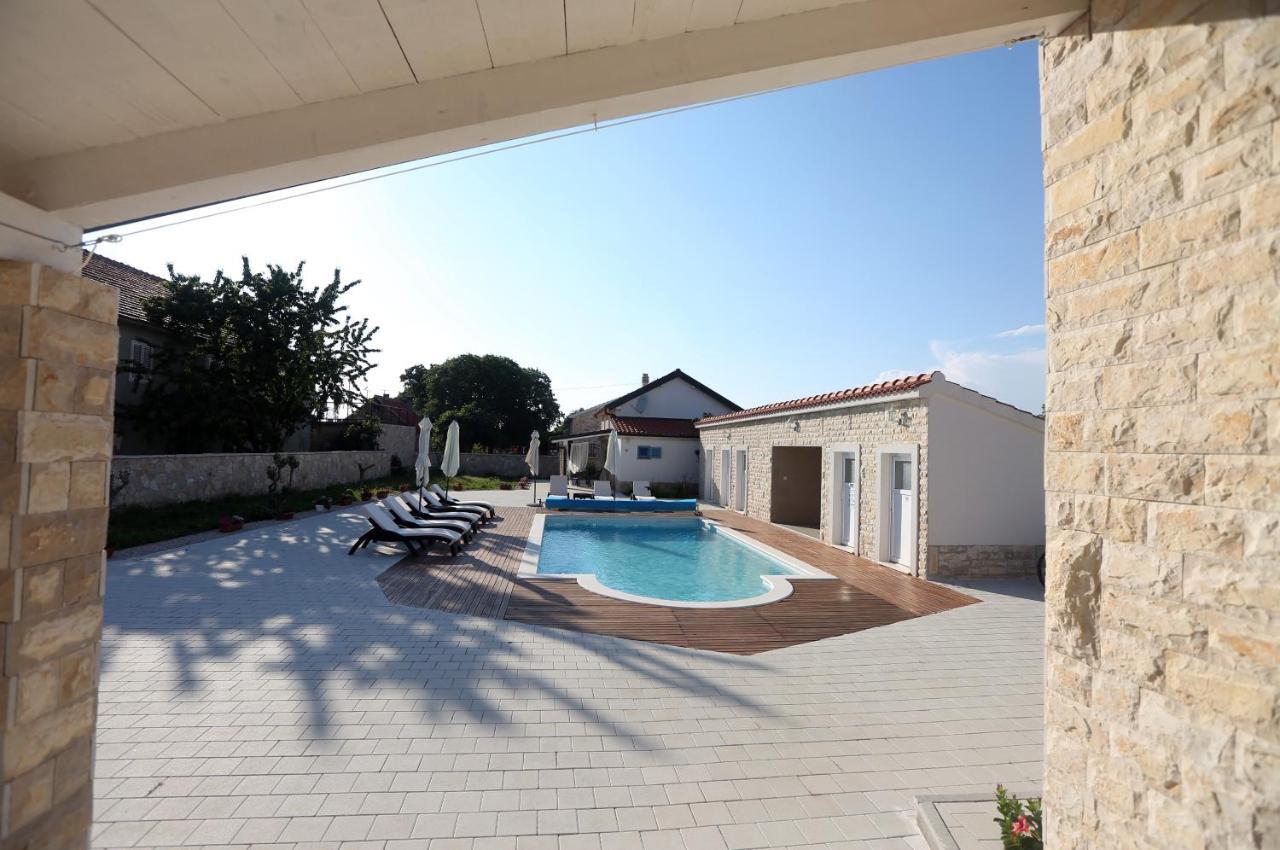 Kuce Za Odmor Brkic Apartment Lozovac Bagian luar foto